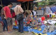 Lật mặt đám “bảo kê” ở chợ Long Biên